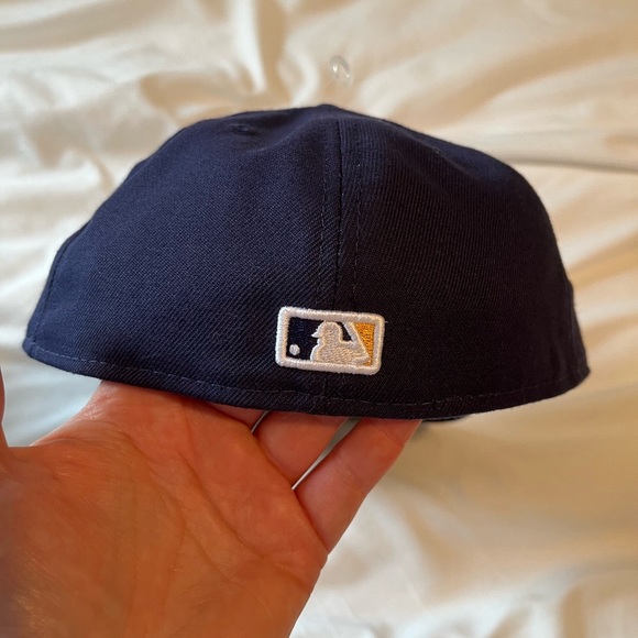 Milwaukee Brewers New Era 59 Fifty Contoured Crown Curved Visor Hat NWT - Picture 7 of 12